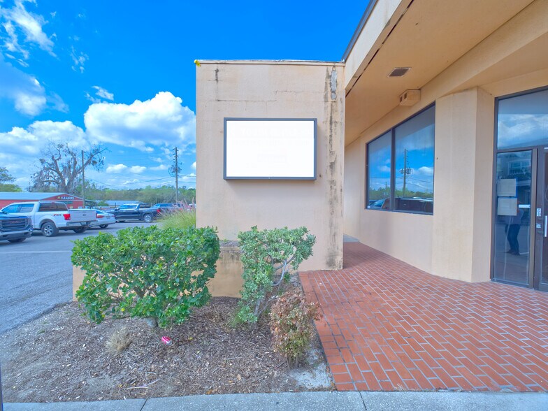 More Photos Of 18 S Main St, Brooksville Office For Lease