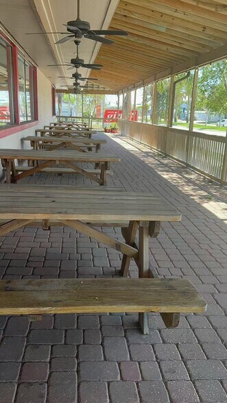 More Photos Of 841 Ridgewood Ave, Daytona Beach Restaurant For Sale