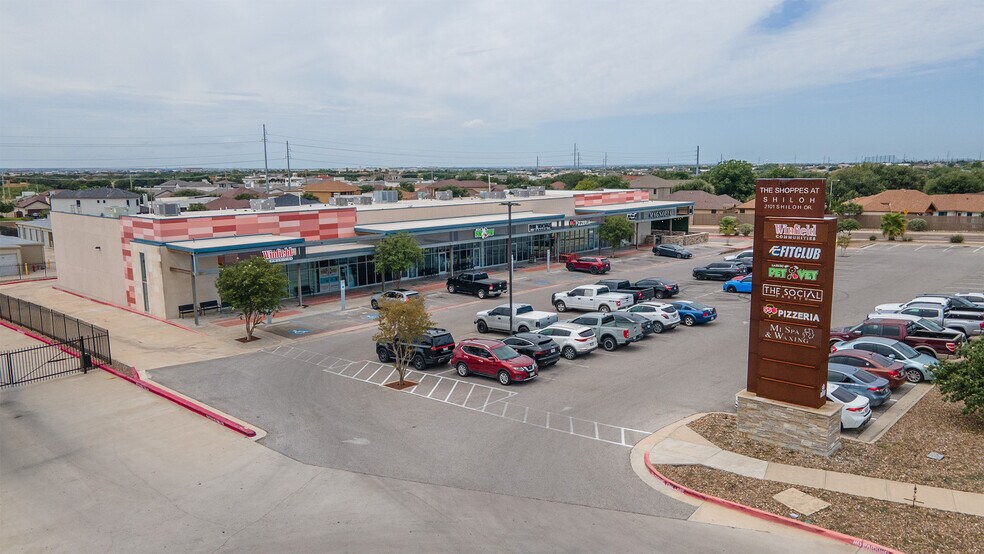 More Photos Of 2101 Shiloh Dr, Laredo Storefront Retail Office For Lease