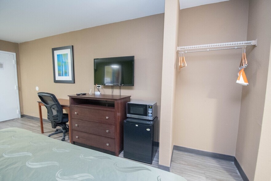 More Photos Of 750 Cobb Place Blvd NW, Kennesaw Hotel For Sale