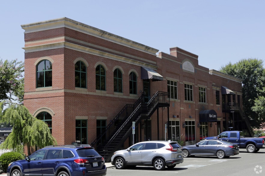 More Photos Of 701 E Chatham St, Cary Office For Lease