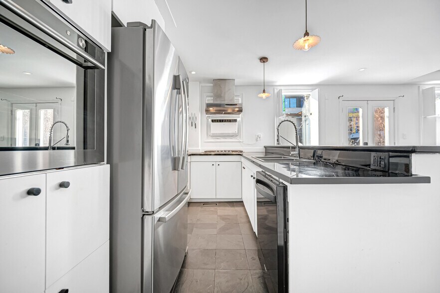 More Photos Of 391 Ontario St, Toronto General Retail For Sale