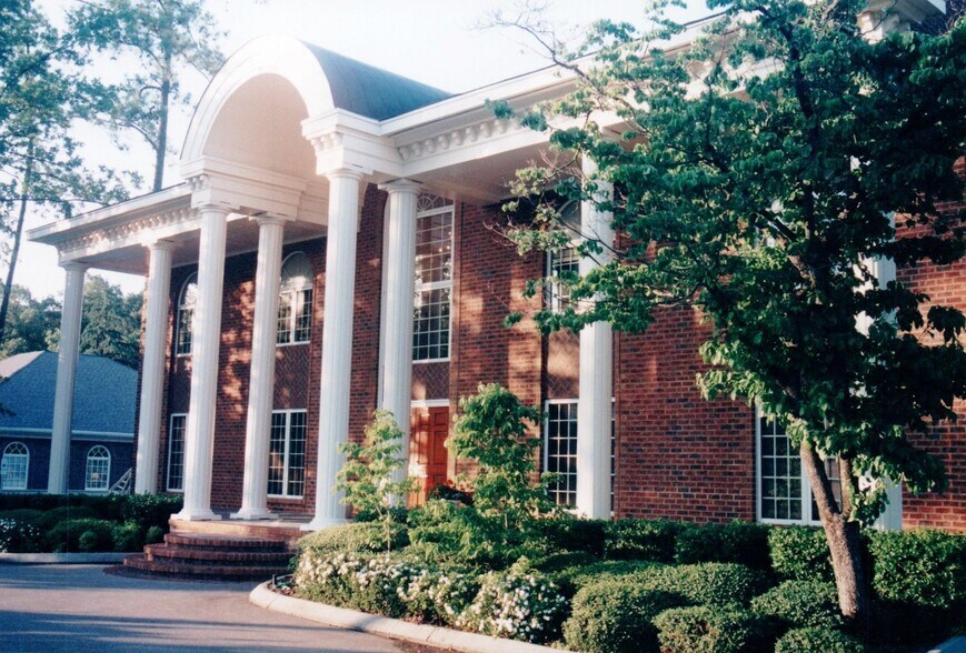 More Photos Of 997 S Mcpherson Church Rd, Fayetteville Medical For Lease