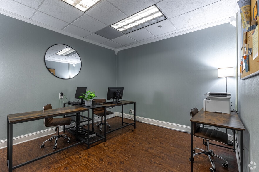 More Photos Of 1001 University Ave, Lubbock Apartments For Lease