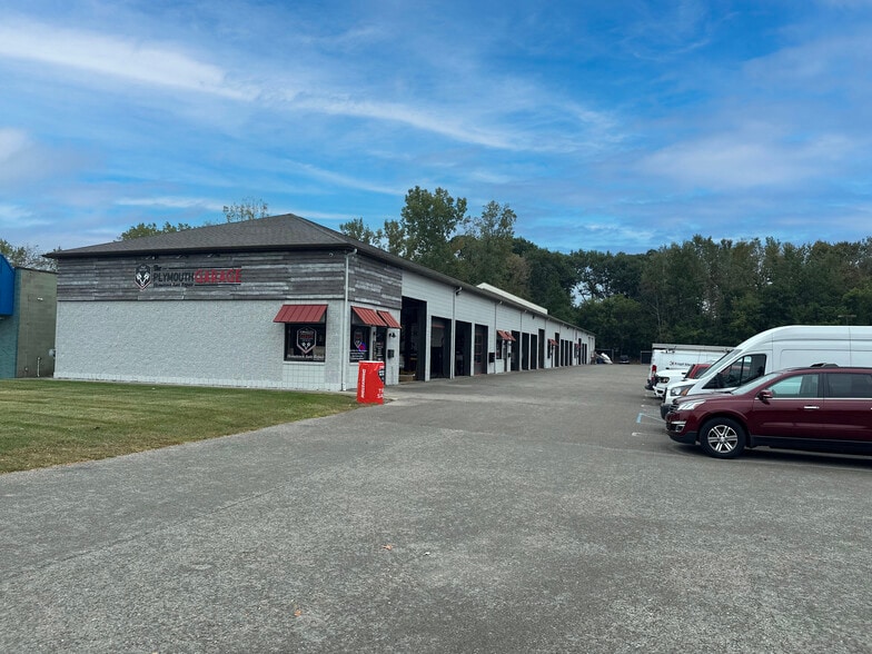 Primary Photo Of 33939-33961 Plymouth Rd, Livonia General Retail For Sale