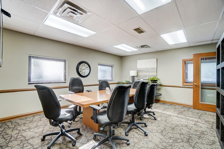 More Photos Of 8900 N Dixie Dr, Dayton Medical For Lease