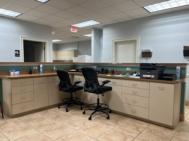 More Photos Of 1383 Providence Rd, Brandon Medical For Sale