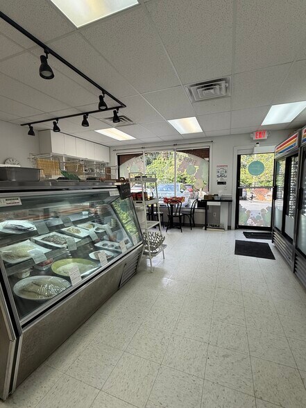 More Photos Of 3 Lewis St, Closter Office For Sale