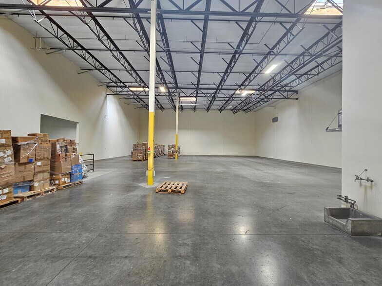 More Photos Of 14748 Nelson Ave, City Of Industry Warehouse For Lease