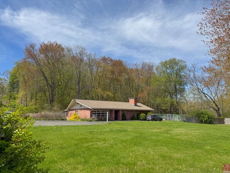 Primary Photo Of 46-50 N Main St, Branford Medical For Sale