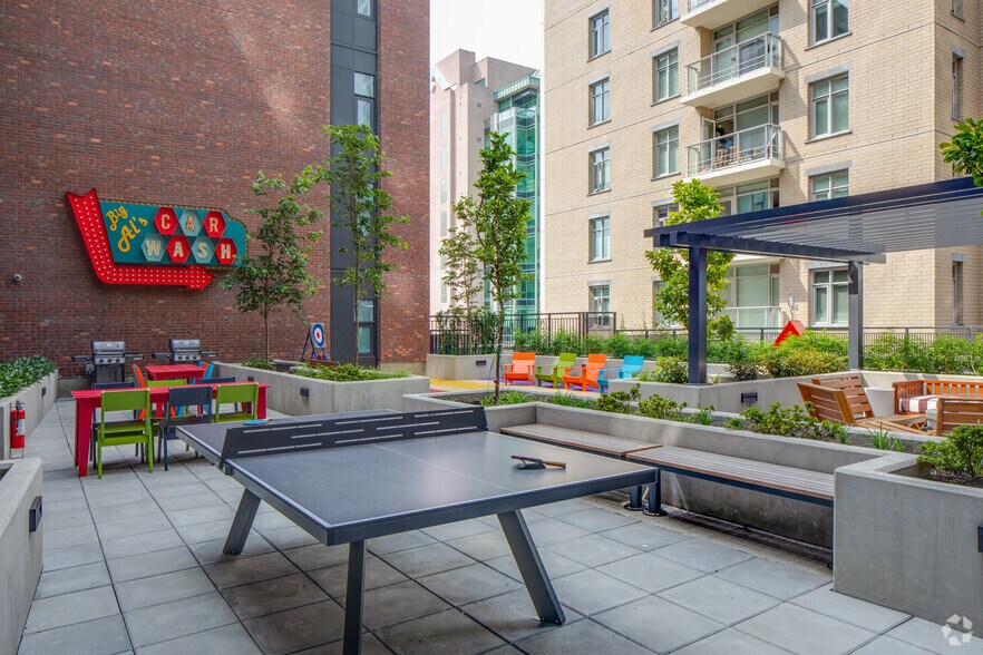 More Photos Of 1700 Blanshard St, Victoria Apartments For Lease