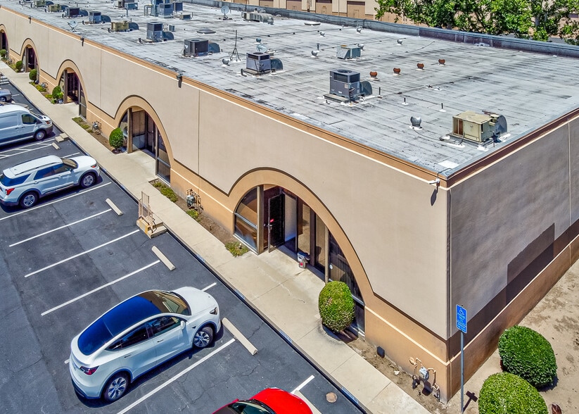 More Photos Of 158 W Pomona Ave, Monrovia Warehouse For Lease