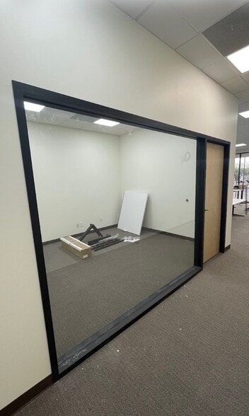 More Photos Of 5110 McPherson Rd, Laredo Storefront For Lease