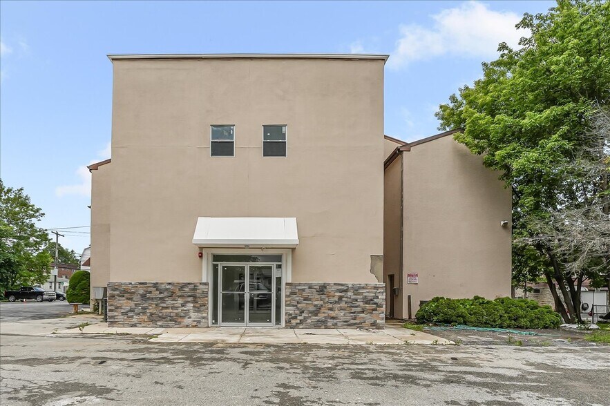 More Photos Of 61 S Morton Ave, Morton Medical For Lease