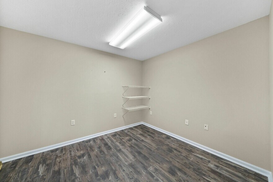 More Photos Of 1225 Transmitter Rd, Panama City Warehouse For Lease