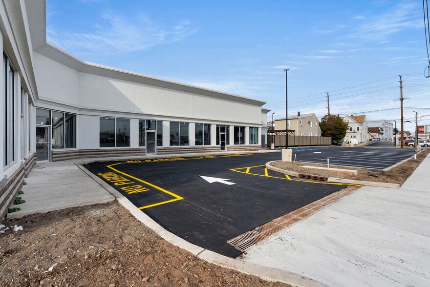 Primary Photo Of 328 State Rt 17, Carlstadt General Retail For Lease