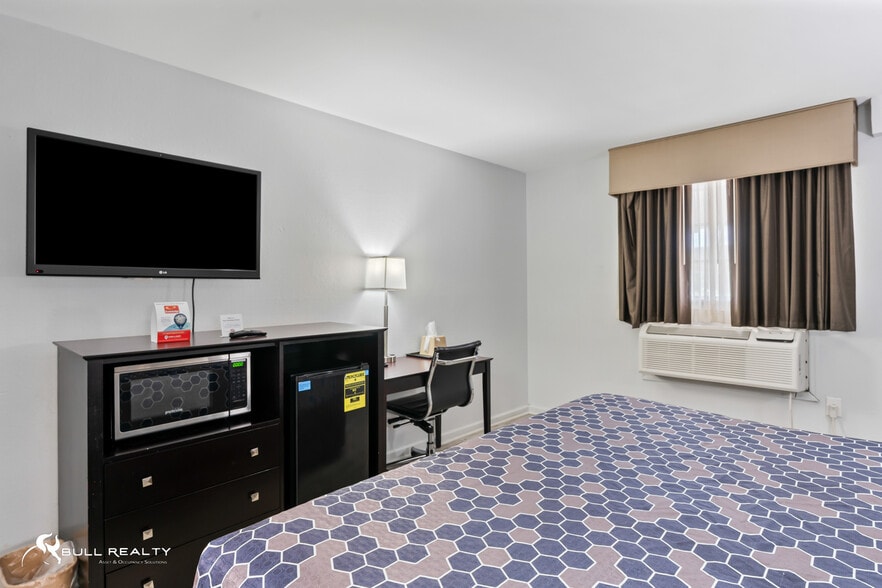 More Photos Of 1535 Montgomery Hwy, Vestavia Hills Hotel For Sale