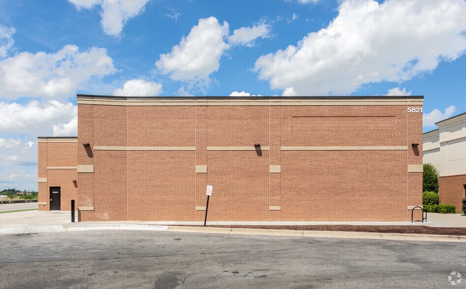 More Photos Of 5821 Poyner Village Pky, Raleigh Restaurant For Sale