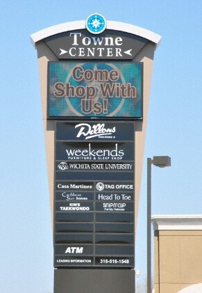 More Photos Of 200 W Greenway Ct, Derby Unknown For Lease