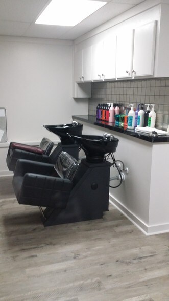 More Photos Of 3110 Wade Hampton Blvd, Taylors Storefront For Sale