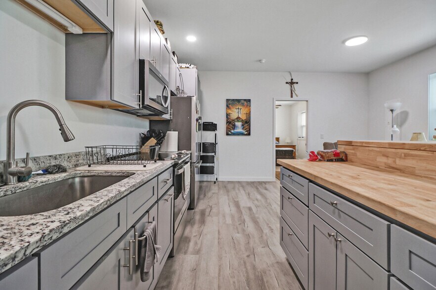 More Photos Of 148 Porter Ln, Spring City Specialty For Sale