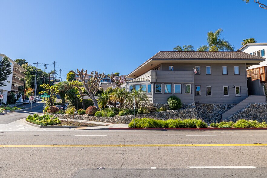 More Photos Of 410 Broadway St, Laguna Beach Office For Sale
