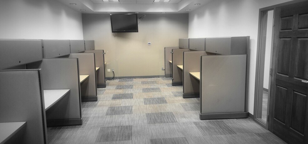 More Photos Of 4875 Longley Ln, Reno Showroom For Lease