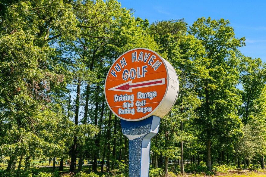 More Photos Of 5075 Crain Hwy, La Plata Golf Course Driving Range For Sale