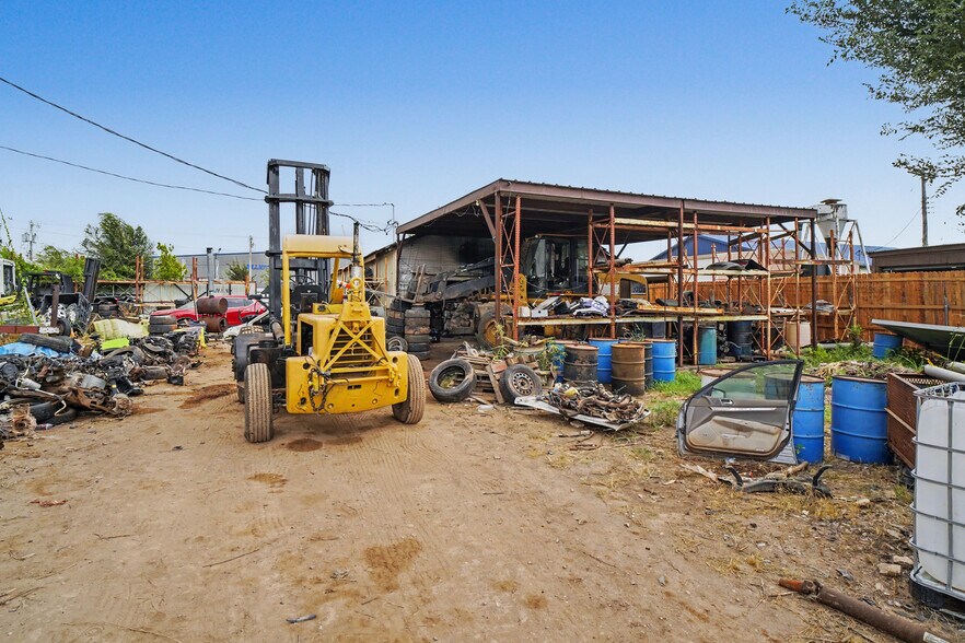 More Photos Of 1821-1823 S May Ave, Oklahoma City Auto Salvage Facility For Sale