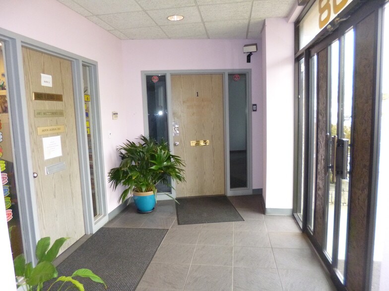 More Photos Of 258 E Meadow Ave, East Meadow Office For Sale