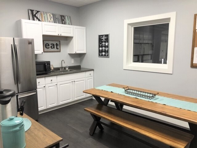 More Photos Of 1685 Price House Rd, Roebuck Warehouse For Lease