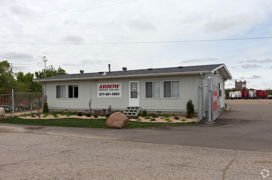 More Photos Of 1300 New Brighton Blvd., Minneapolis Truck Terminal For Sale