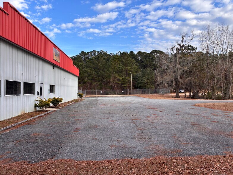More Photos Of 41 Artley Rd, Savannah Warehouse For Lease