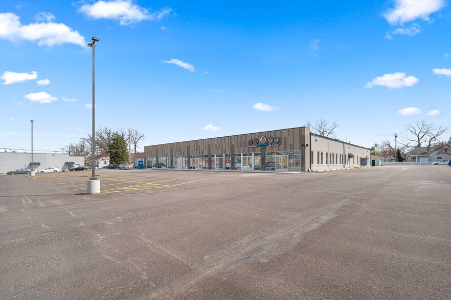 More Photos Of 7103 W 111th St, Worth Freestanding For Lease