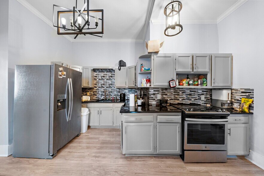 More Photos Of 1322 Avenue L, Galveston Multifamily For Sale