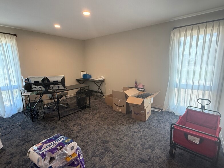 More Photos Of 1505 SW Fairlawn Rd, Topeka Office For Lease