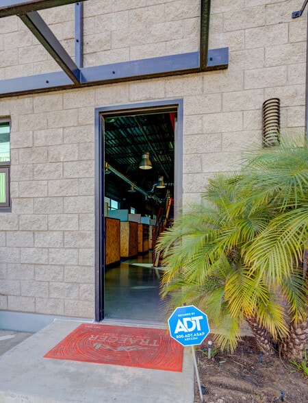 More Photos Of 130 Lomita St, El Segundo Research And Development For Lease