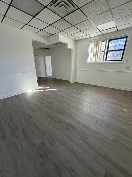 More Photos Of 7840 164th St, Fresh Meadows Apartments For Lease