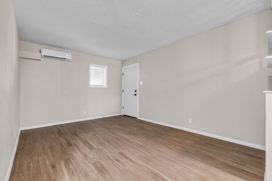 More Photos Of 4706 Yellowstone Blvd, Houston Apartments For Sale