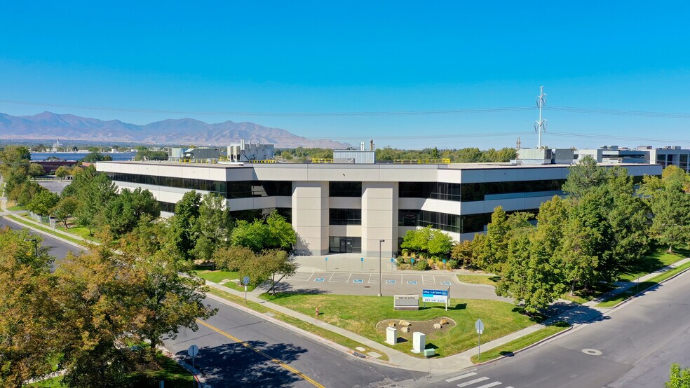 More Photos Of 860 W LeVoy Dr, Taylorsville Office For Lease