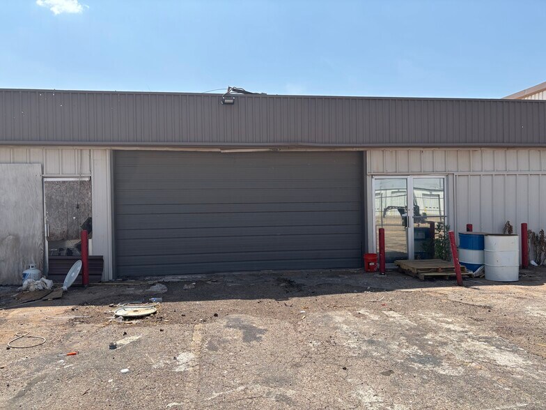 More Photos Of 10101 Highway 87, Lubbock Warehouse For Sale