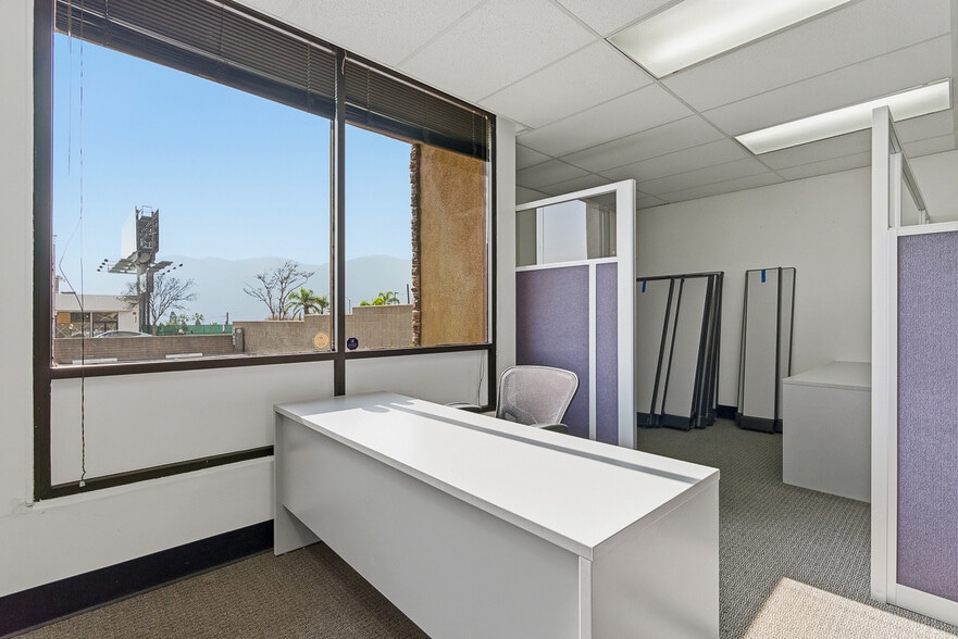 More Photos Of 2943-2947 Foothill Blvd, La Crescenta Medical For Lease