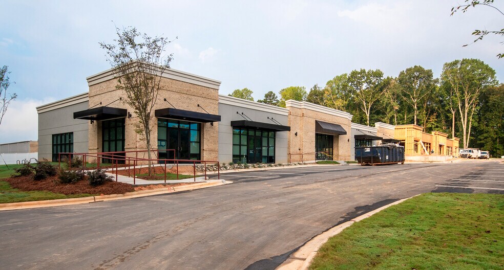 More Photos Of 360 Fort Mill, Fort Mill Unknown For Lease