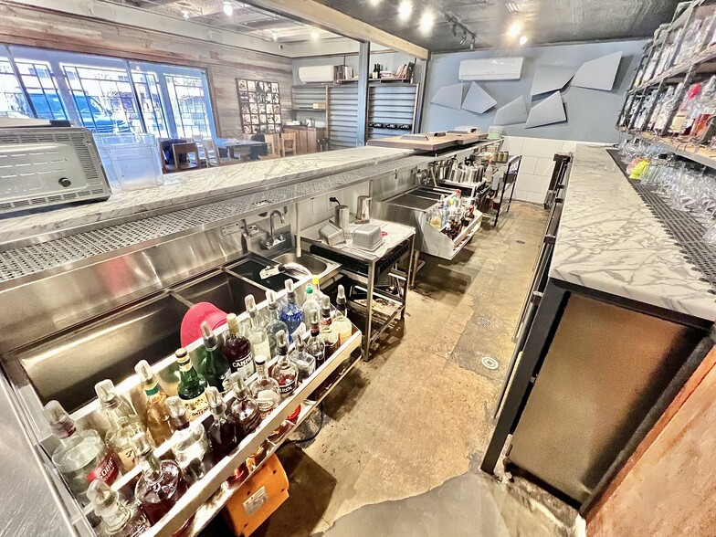 More Photos Of 1609-1625 Westheimer Rd, Houston Restaurant For Lease