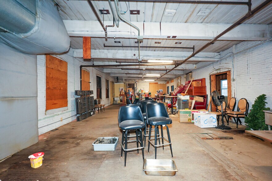 More Photos Of 128 Maple St, Manchester Restaurant For Sale