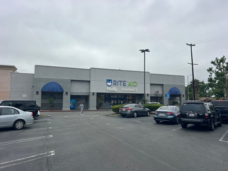 More Photos Of 17200-17288 Saticoy St, Van Nuys Unknown For Lease