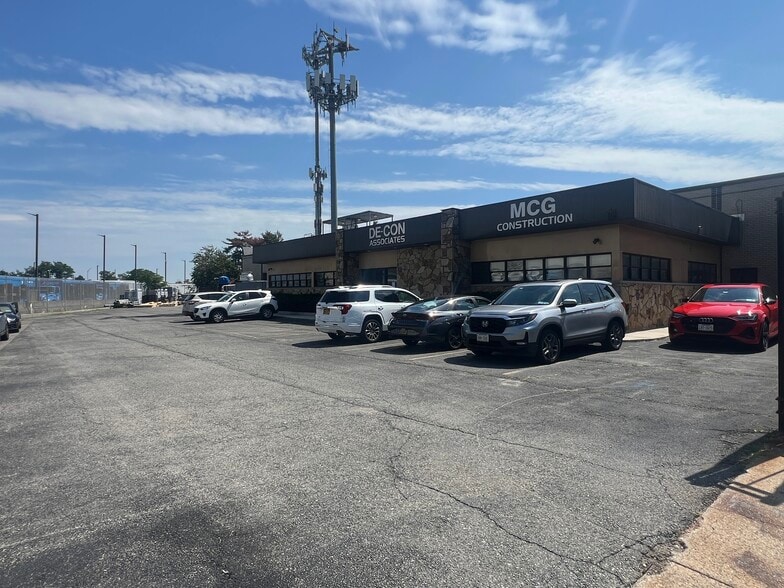 More Photos Of 550 Brush Ave NW, Bronx Warehouse For Lease