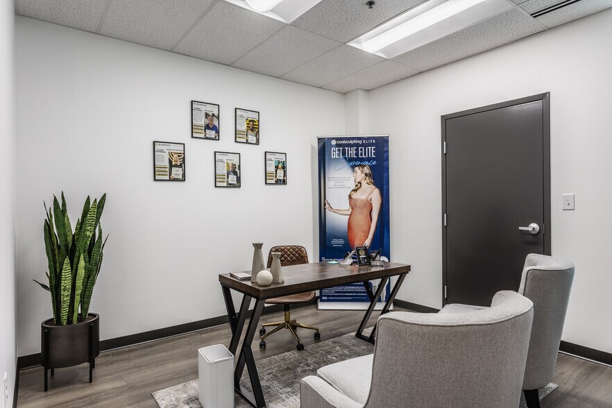 More Photos Of 555 E County Line Rd, Greenwood Medical For Lease