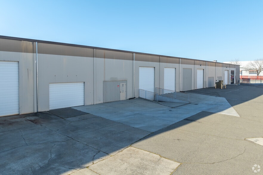 More Photos Of 4391 Pell Dr, Sacramento Warehouse For Lease