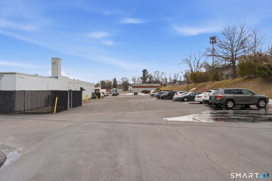 More Photos Of 657 Silas Deane Hwy, Wethersfield Freestanding For Lease